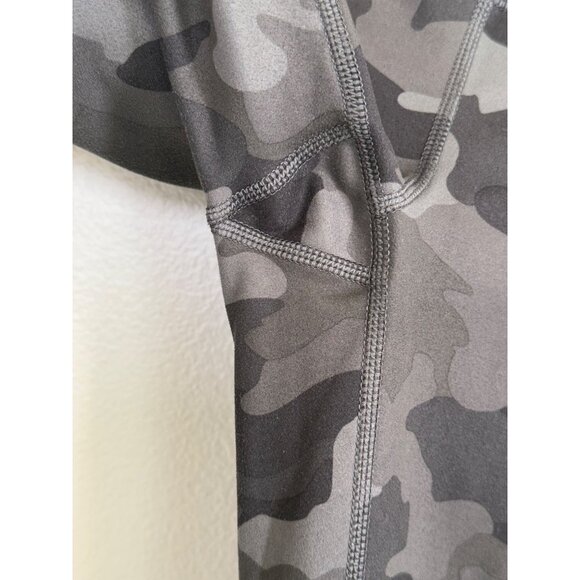 Yogalicious Lux Women's Gray Camouflage Print Leggings M 7/8 ankle Gym Yoga EUC - Picture 8 of 12